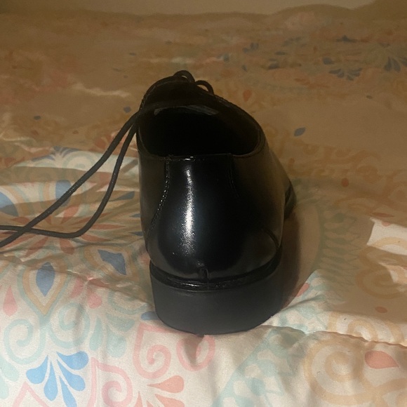 Italian Shoemakers Black Oxford Shoes main image 4